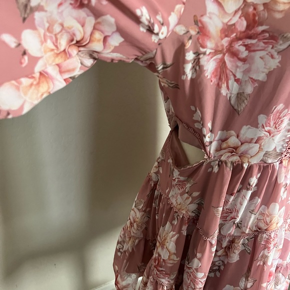 Dress - Picture 2 of 5